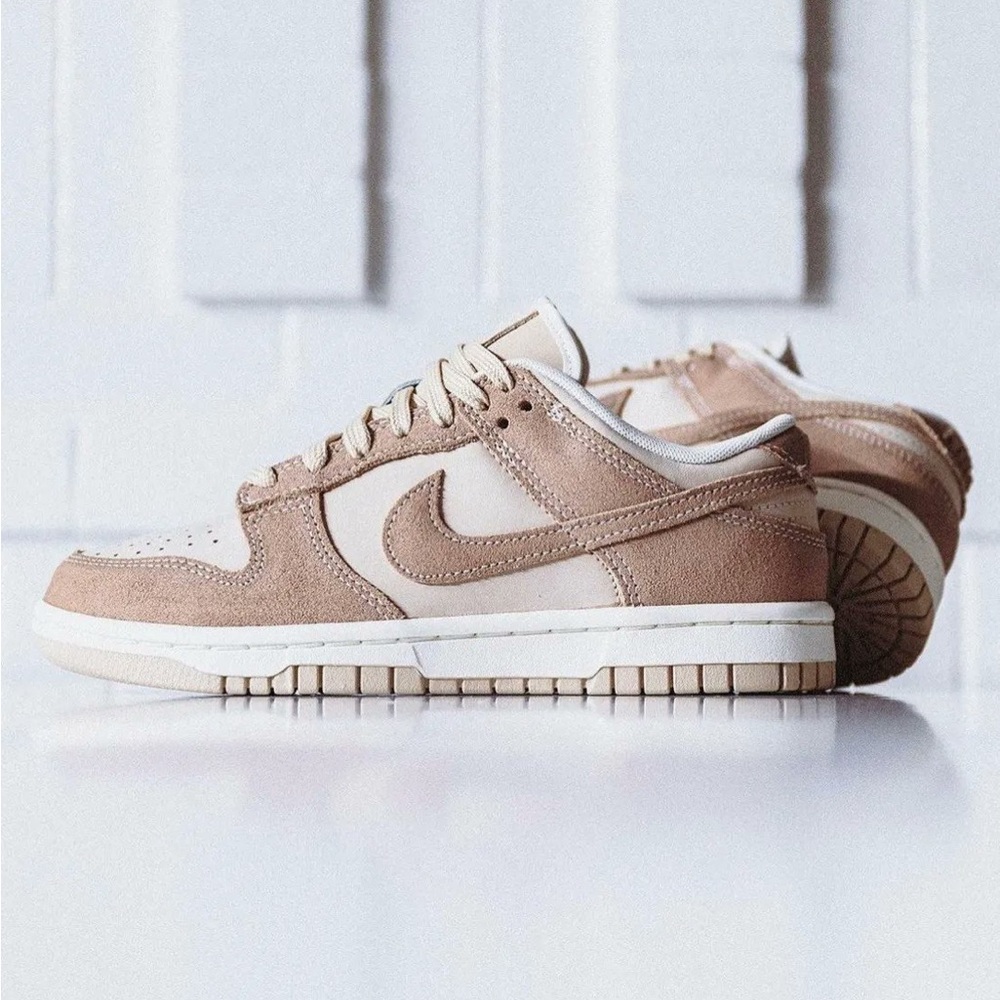 Nike Dunk “Sand Drift” Sneakers